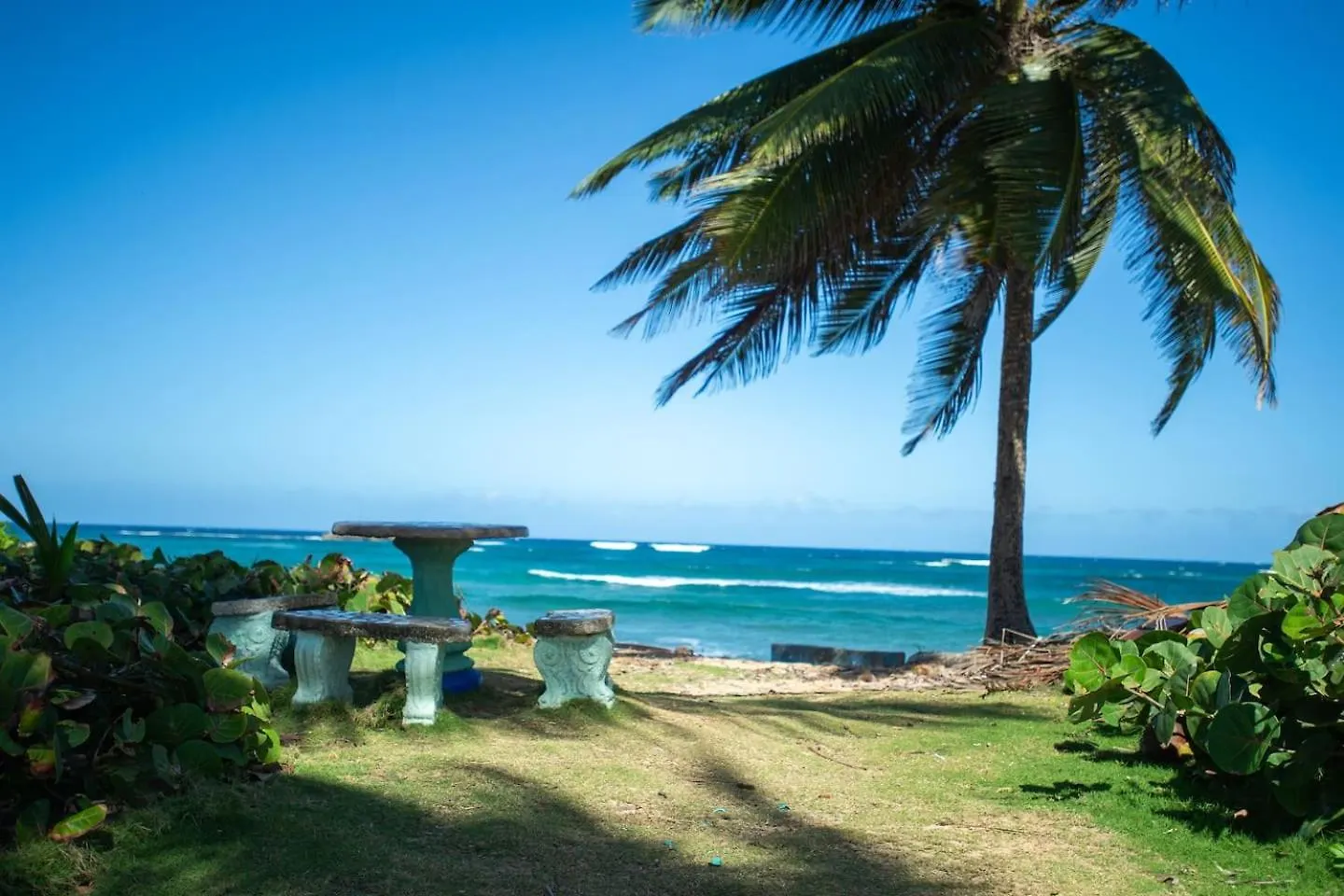 White Paradise Beach House فيغا باخا بيت للعطل